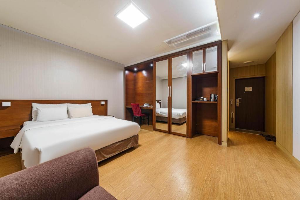 Korea Tourist Hotel Suwon Exterior photo